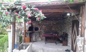 Фото номера Дом с 3 спальнями Дома для отпуска The House in Shipka г. Шипка 43